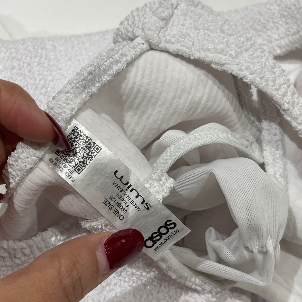 ASOS White Swim Set - Picture 6 of 6